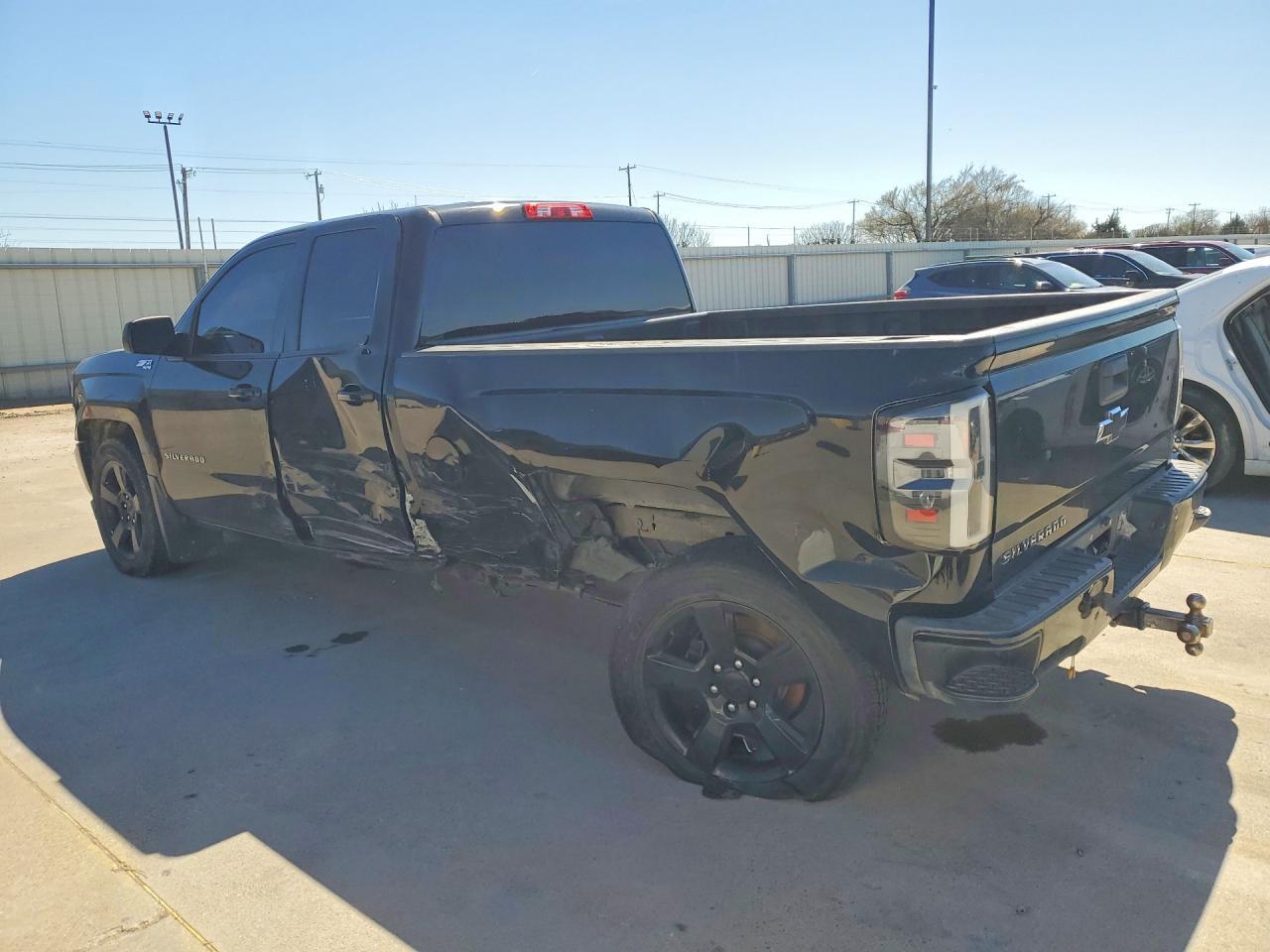 2016 Chevrolet Silverado C1500 - Image 2