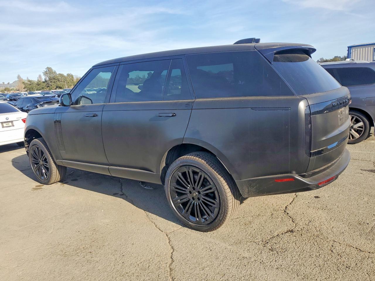 2023 Land Rover Range Rover Se - Image 2