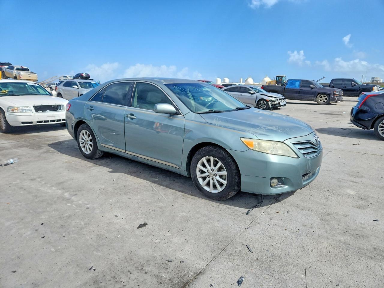 2011 Toyota Camry Xle V6 - Image 4
