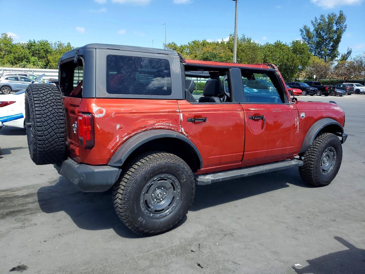 2024 Ford Bronco Big Bend - Image 3