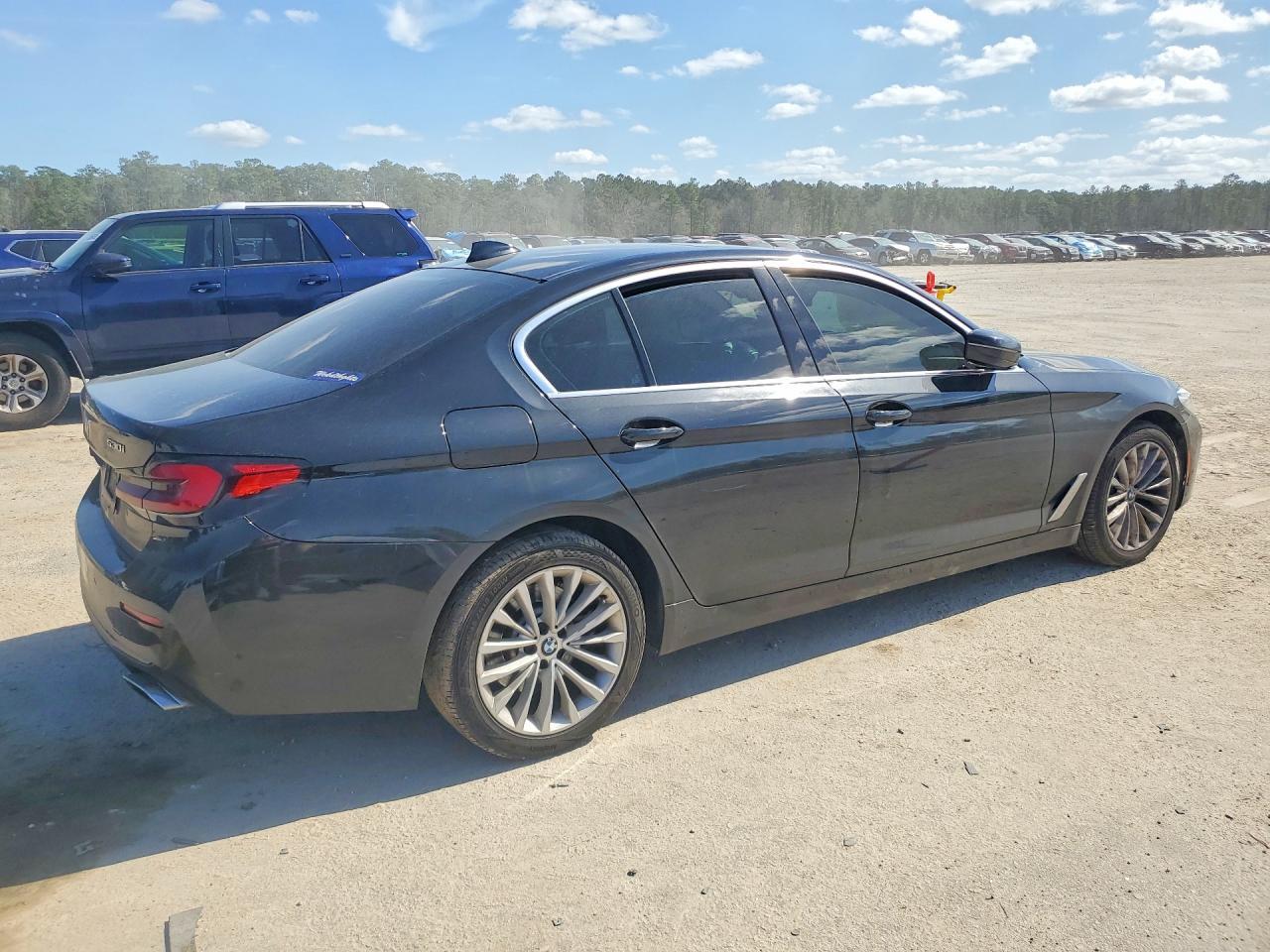 2021 BMW 530 - Фото 3