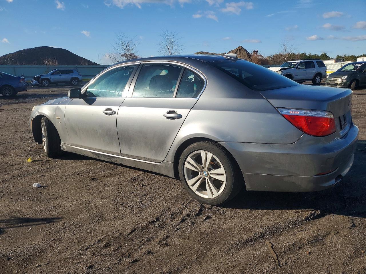 2009 BMW 528 Xi - Фото 2