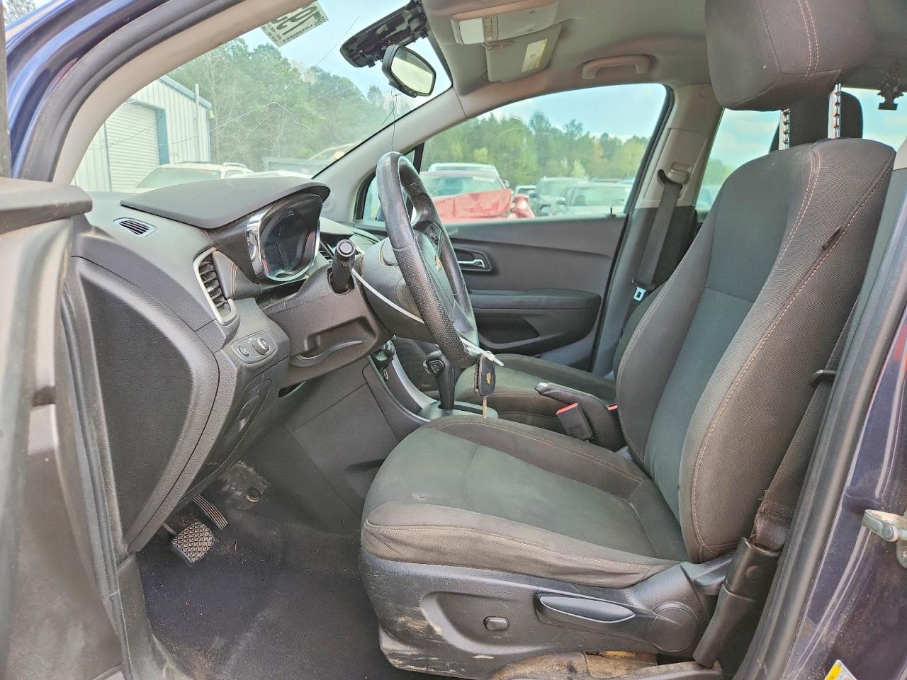 2019 Chevrolet Trax Ls - Image 7