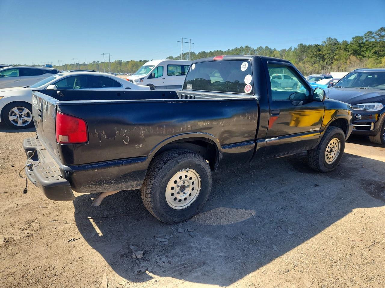 1998 Isuzu Hombre - Image 3