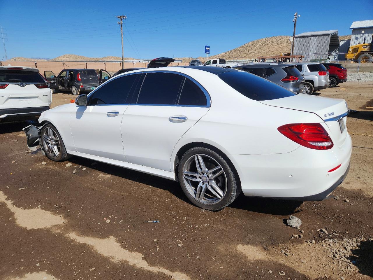 2017 Mercedes-Benz E 300 - Фото 2
