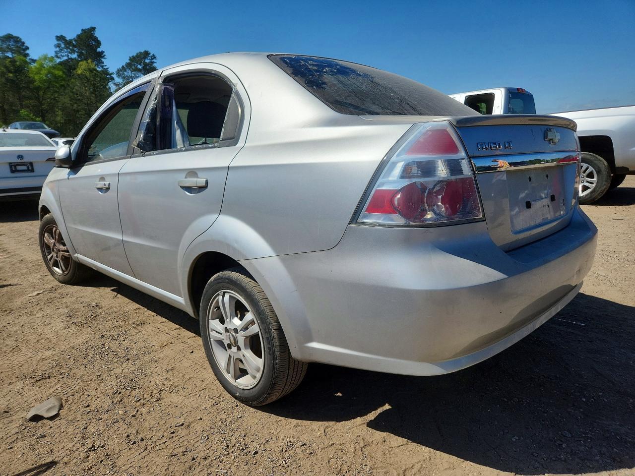 2011 Chevrolet Aveo - Фото 2