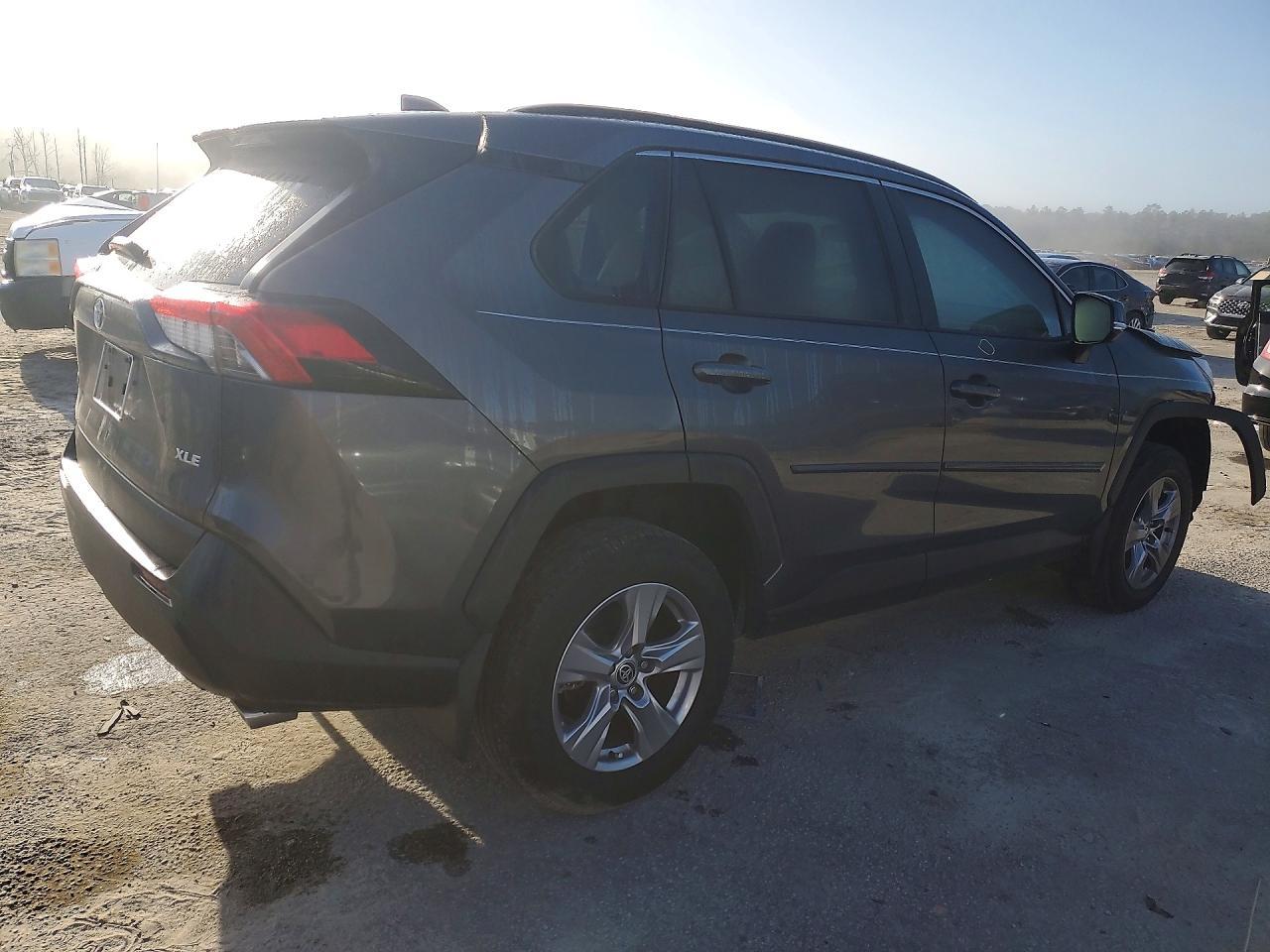 2023 Toyota Rav4 Xle - Фото 3