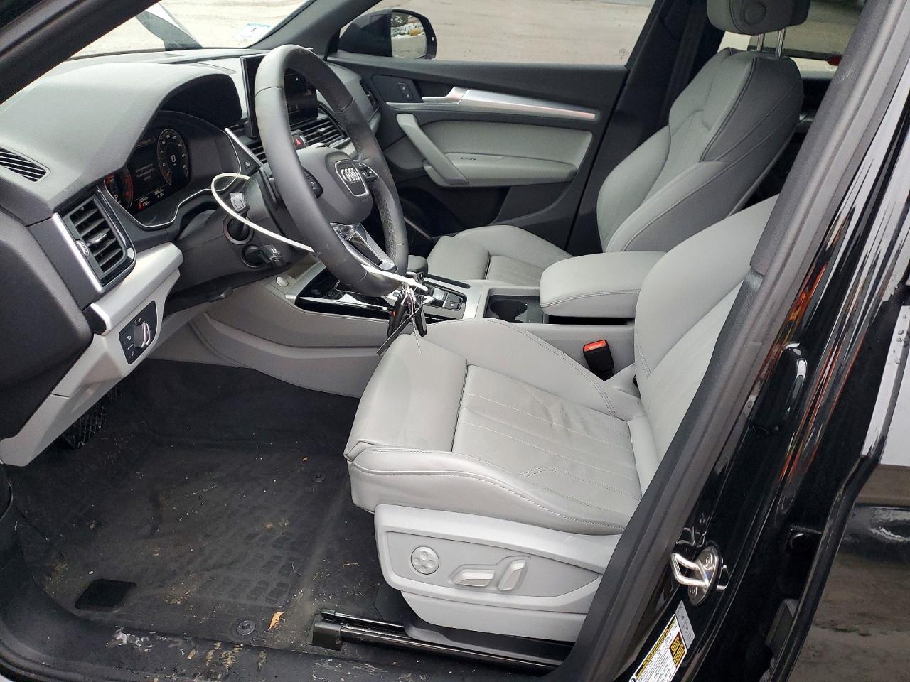 2024 Audi Q5 Premium 45 - Image 7