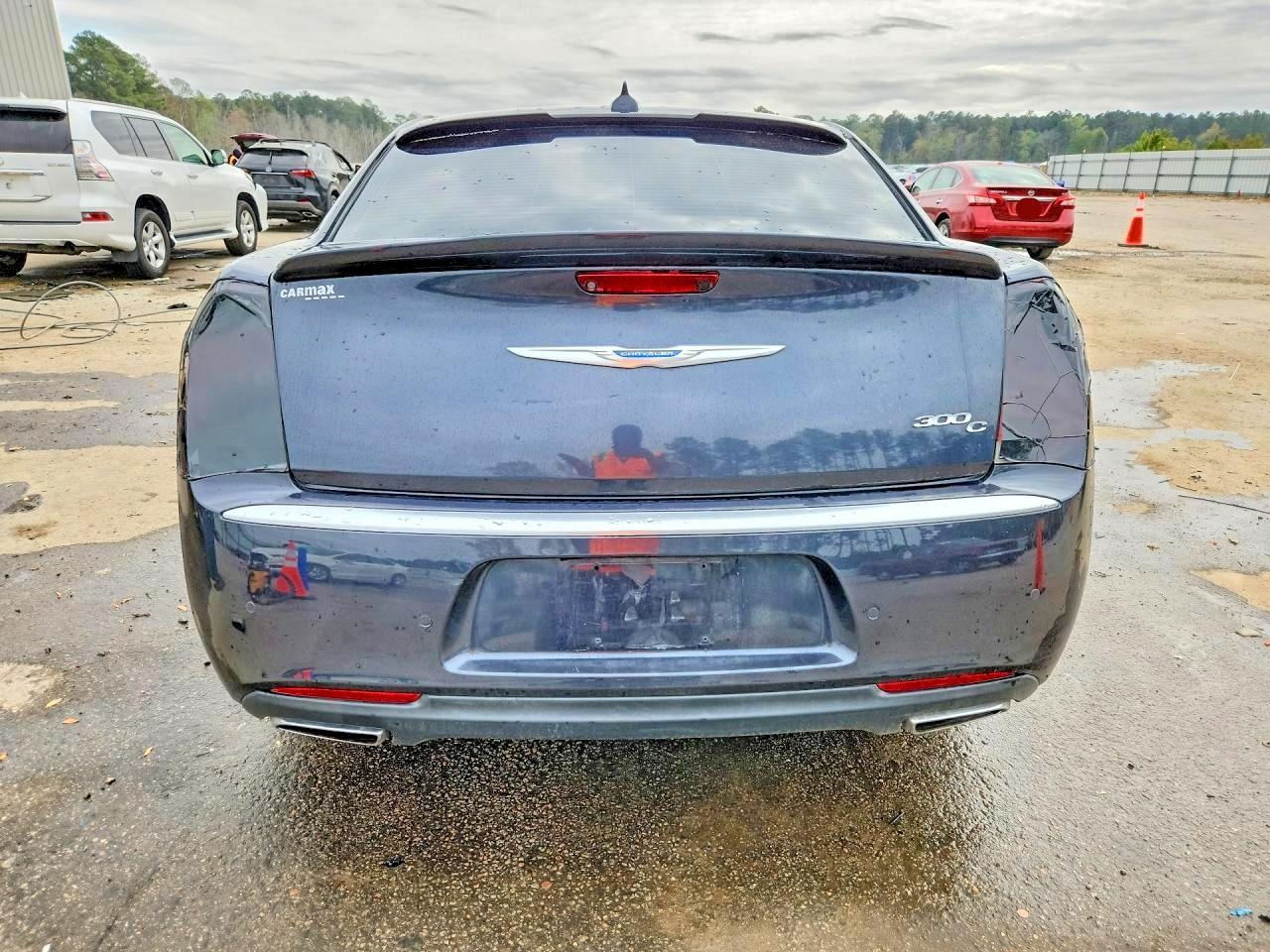 2018 Chrysler 300C - Image 6