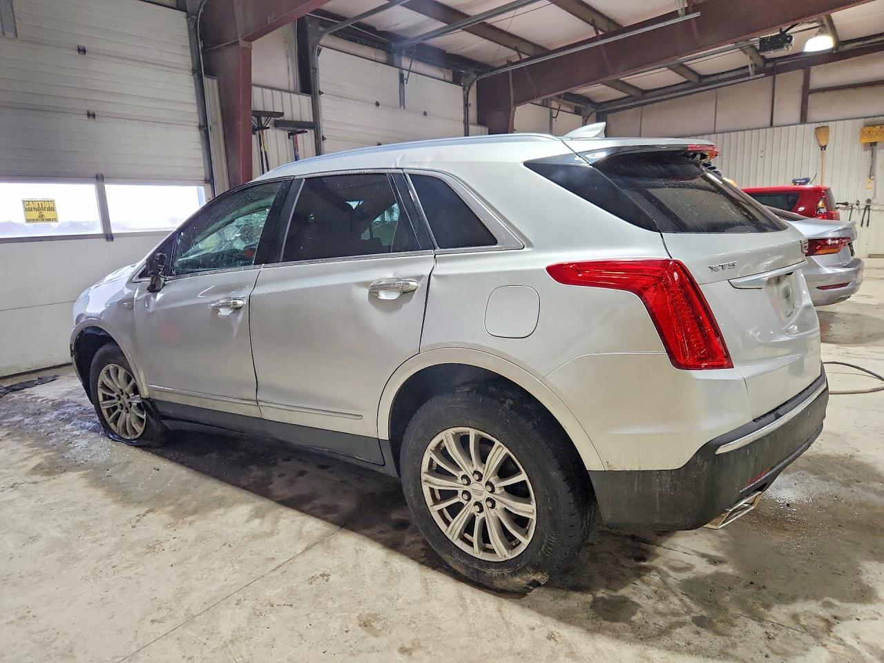 2017 Cadillac Xt5 - Фото 2