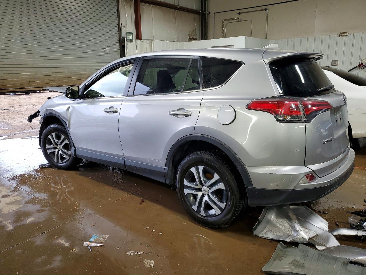 2018 Toyota Rav4 Le - Фото 2