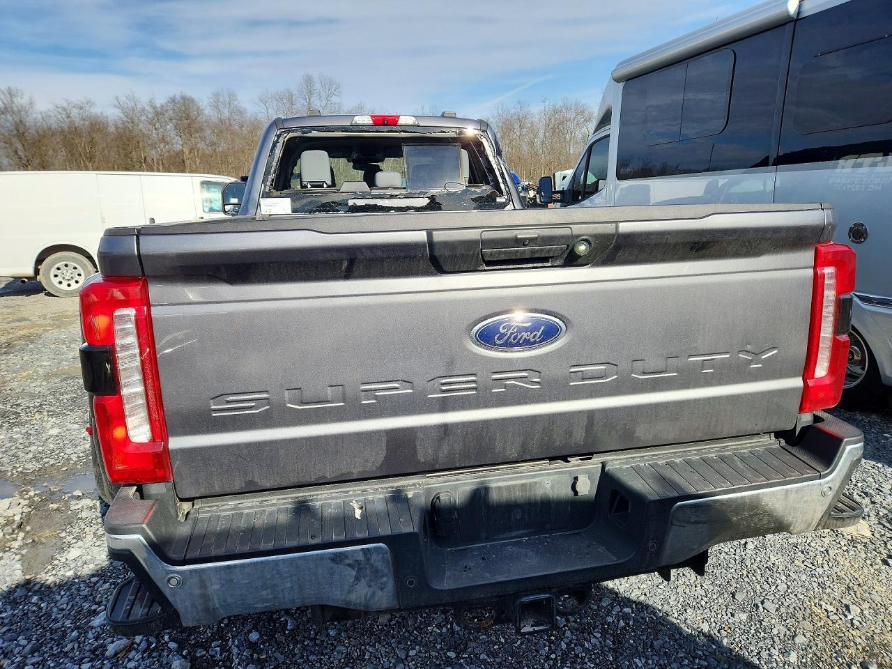 2023 Ford F450 Super Duty - Фото 6