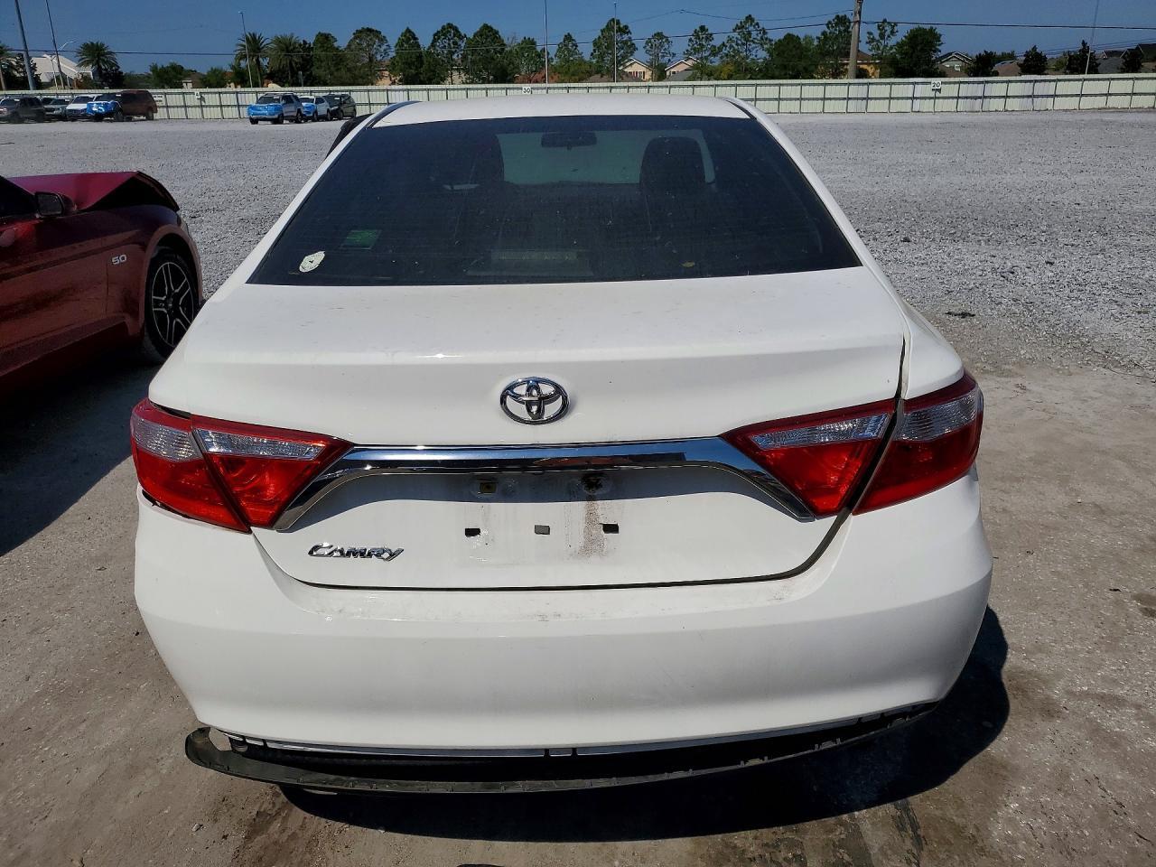 2015 Toyota Camry Le - Image 6