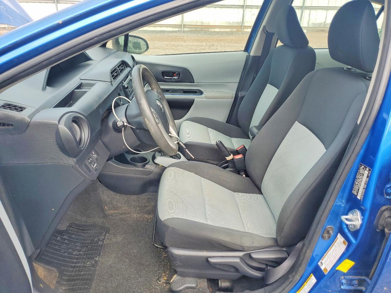 2013 Toyota Prius C Two - Фото 7