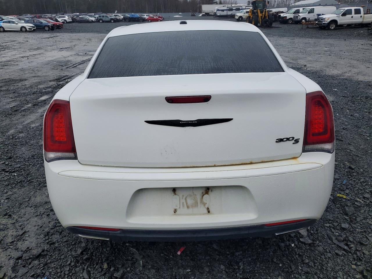 2015 Chrysler 300 S - Image 6