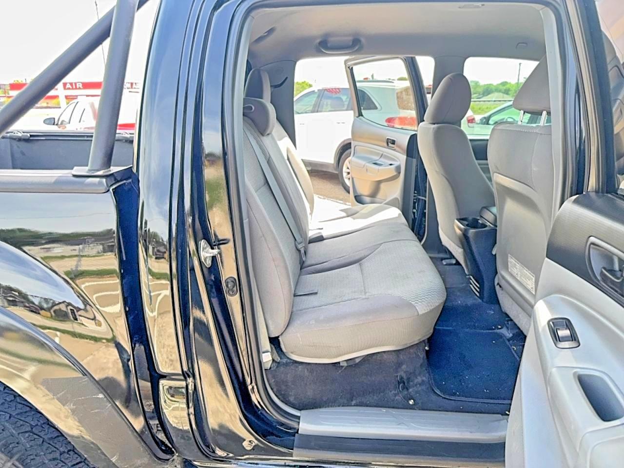 2014 Toyota Tacoma V6 - Image 6