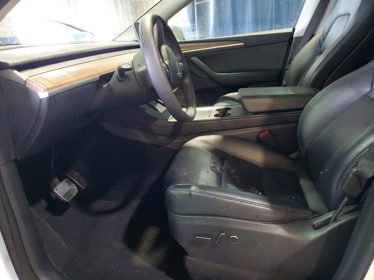 2023 Tesla Model Y - Image 7