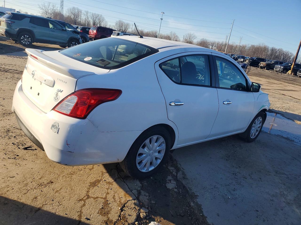 2019 Nissan Versa Sv - Фото 3