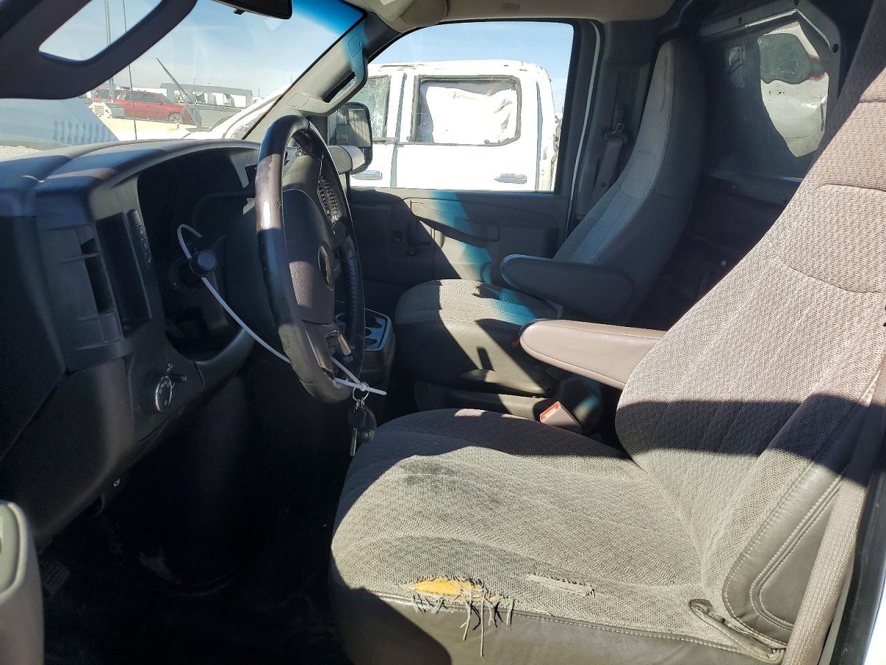 2018 Chevrolet Express 2500 Delivery Van - Image 7