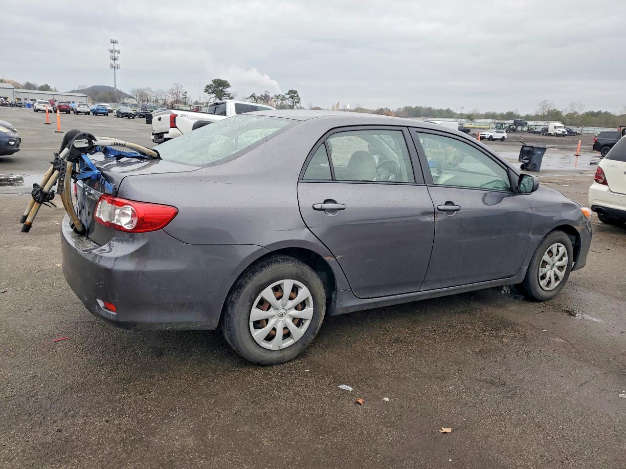 2011 Toyota Corolla Le - Фото 3