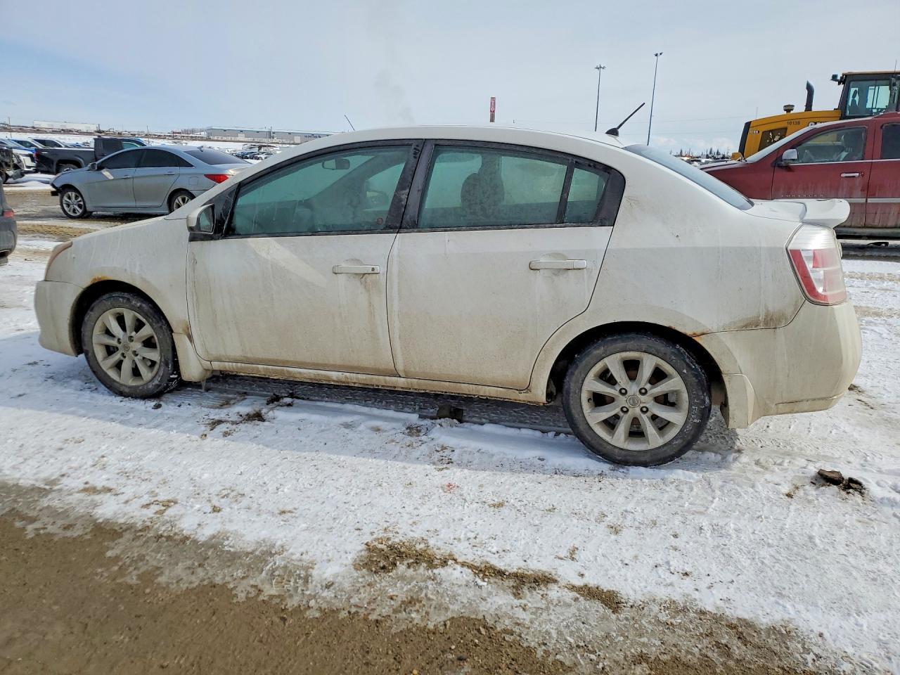2011 Nissan Sentra 2.0 - Фото 2