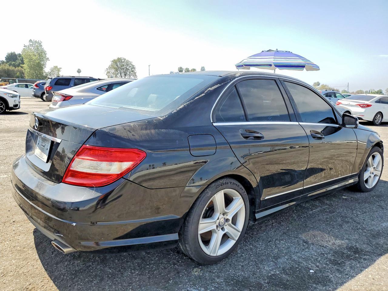 2011 Mercedes-Benz C 300 - Фото 3