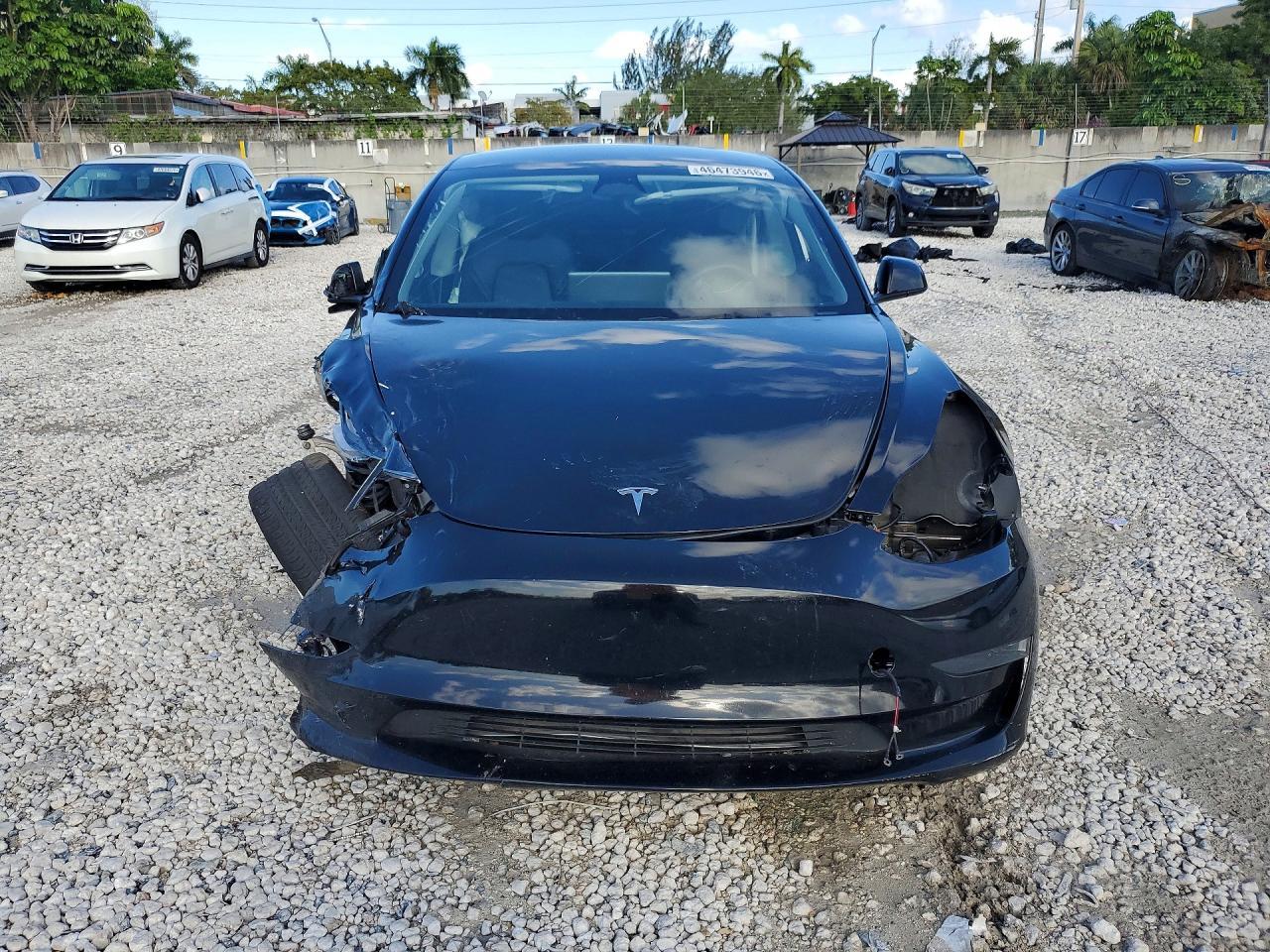 2023 Tesla Model 3 - Фото 5