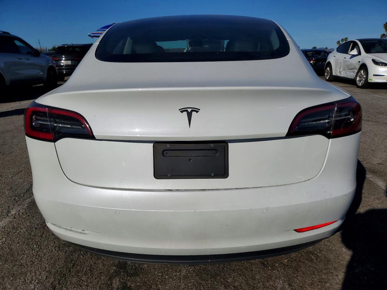 2022 Tesla Model 3 - Фото 6