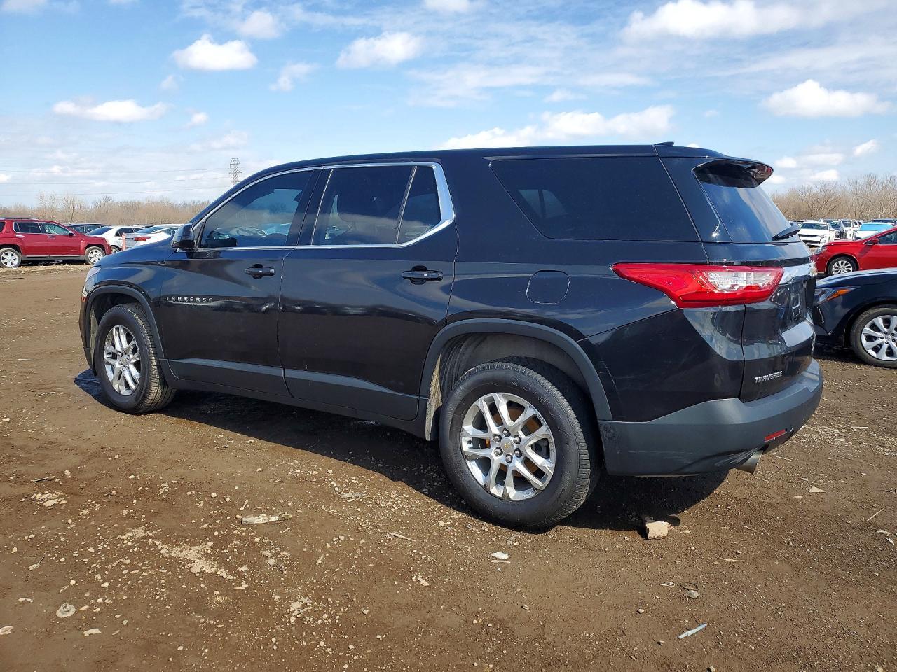 2018 Chevrolet Traverse Ls - Image 2