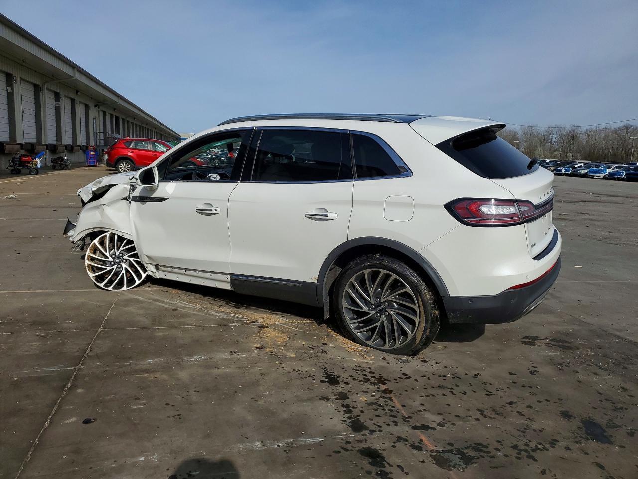 2020 Lincoln Nautilus Reserve - Image 2