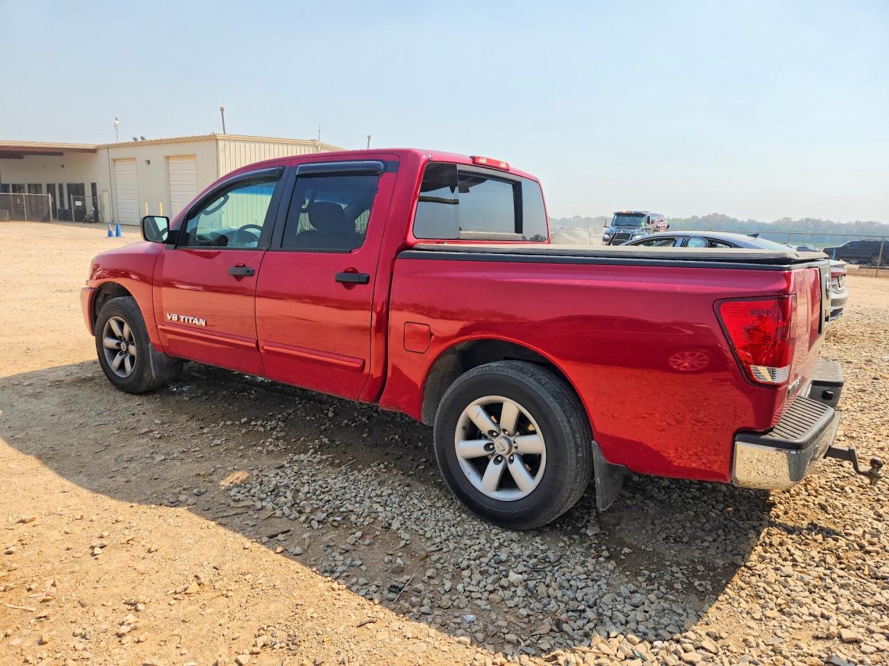 2011 Nissan Titan S - Фото 2