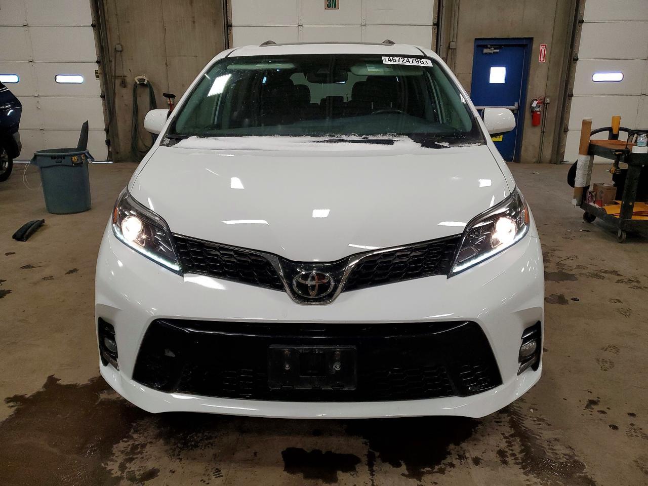 2020 Toyota Sienna Se 8-Passenger - Фото 5