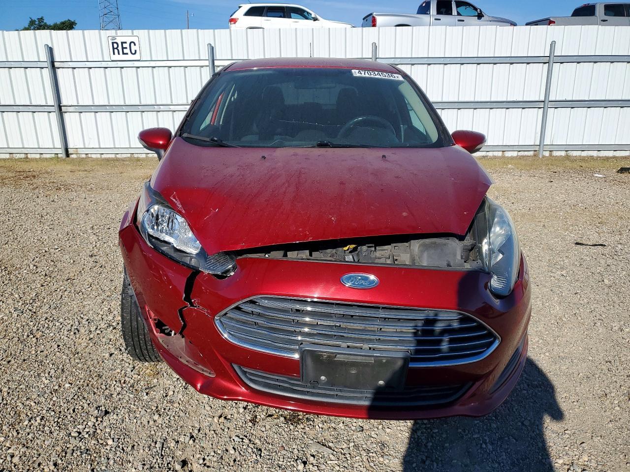 2015 Ford Fiesta Se - Image 5