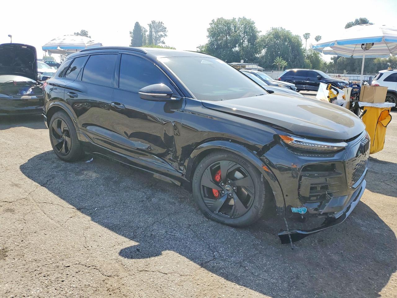 2025 Audi Q6 E-Tron Premium Plus - Фото 4
