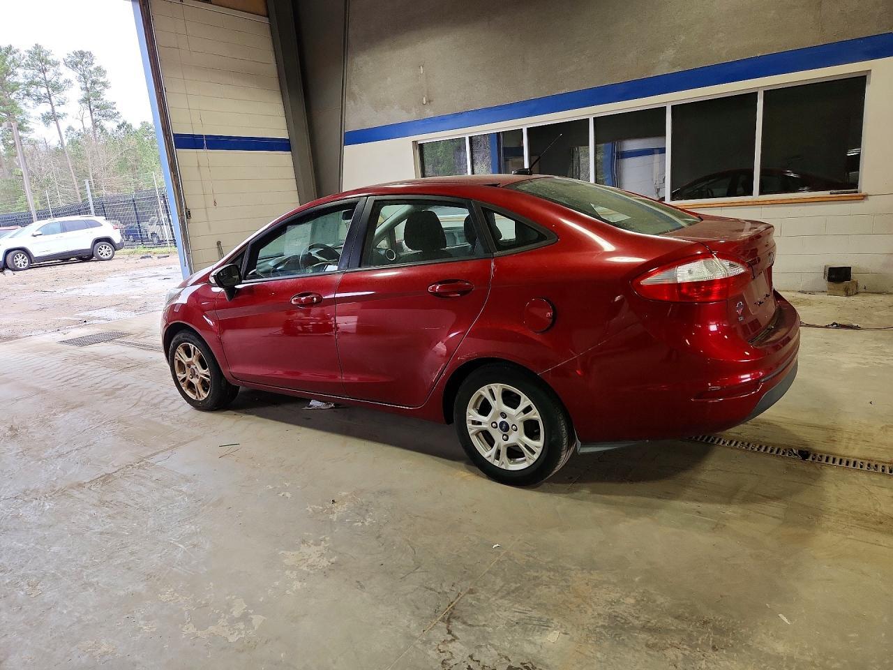 2014 Ford Fiesta Se - Фото 2
