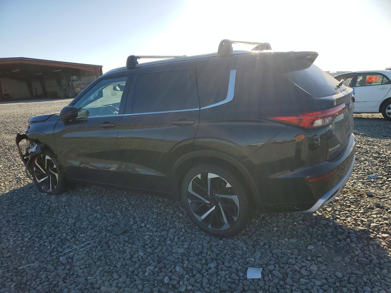 2022 Mitsubishi Outlander Sel - Image 2