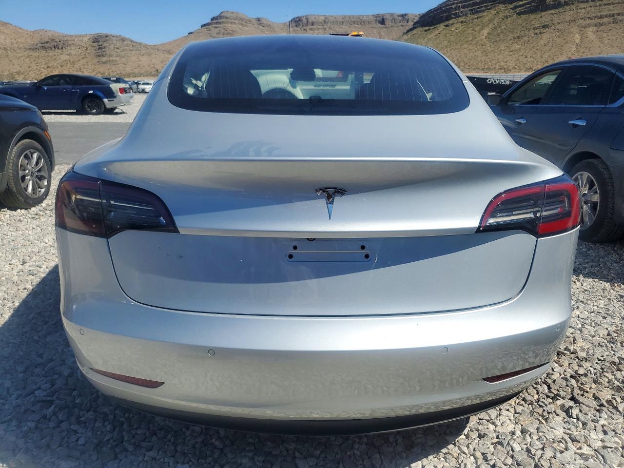 2018 Tesla Model 3 - Image 6