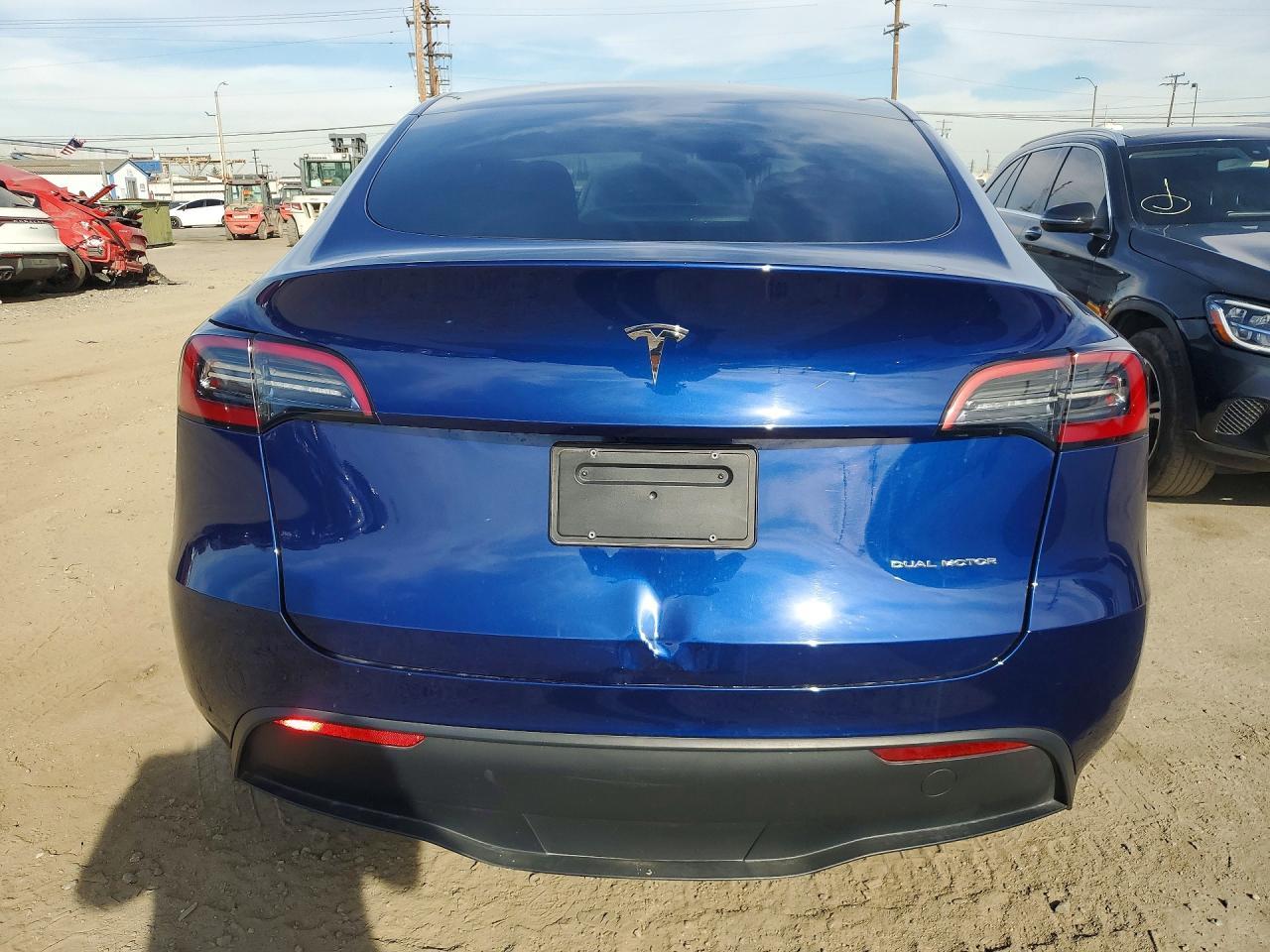 2023 Tesla Model Y - Фото 6