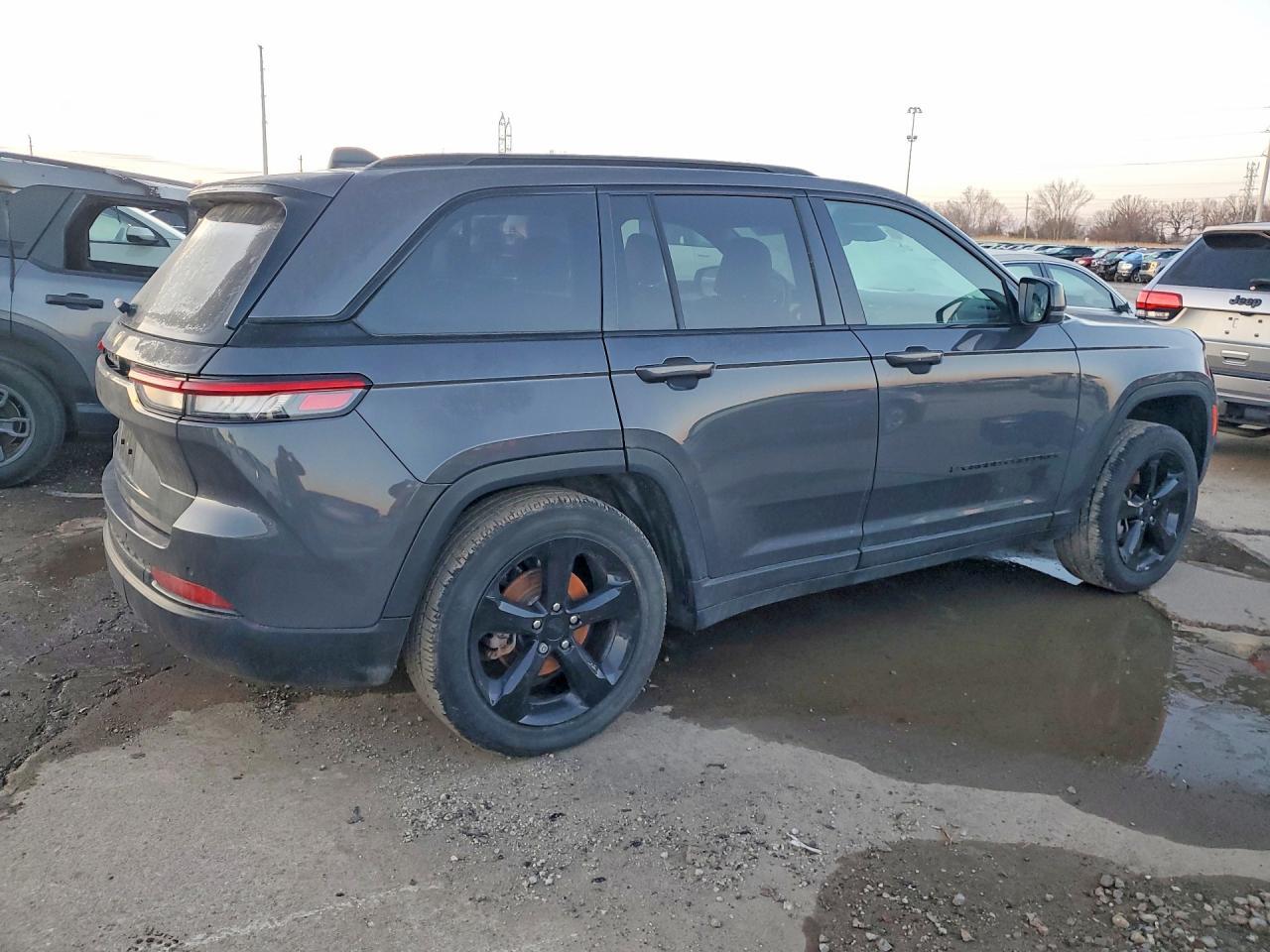 2024 Jeep Grand Cherokee Laredo - Image 3