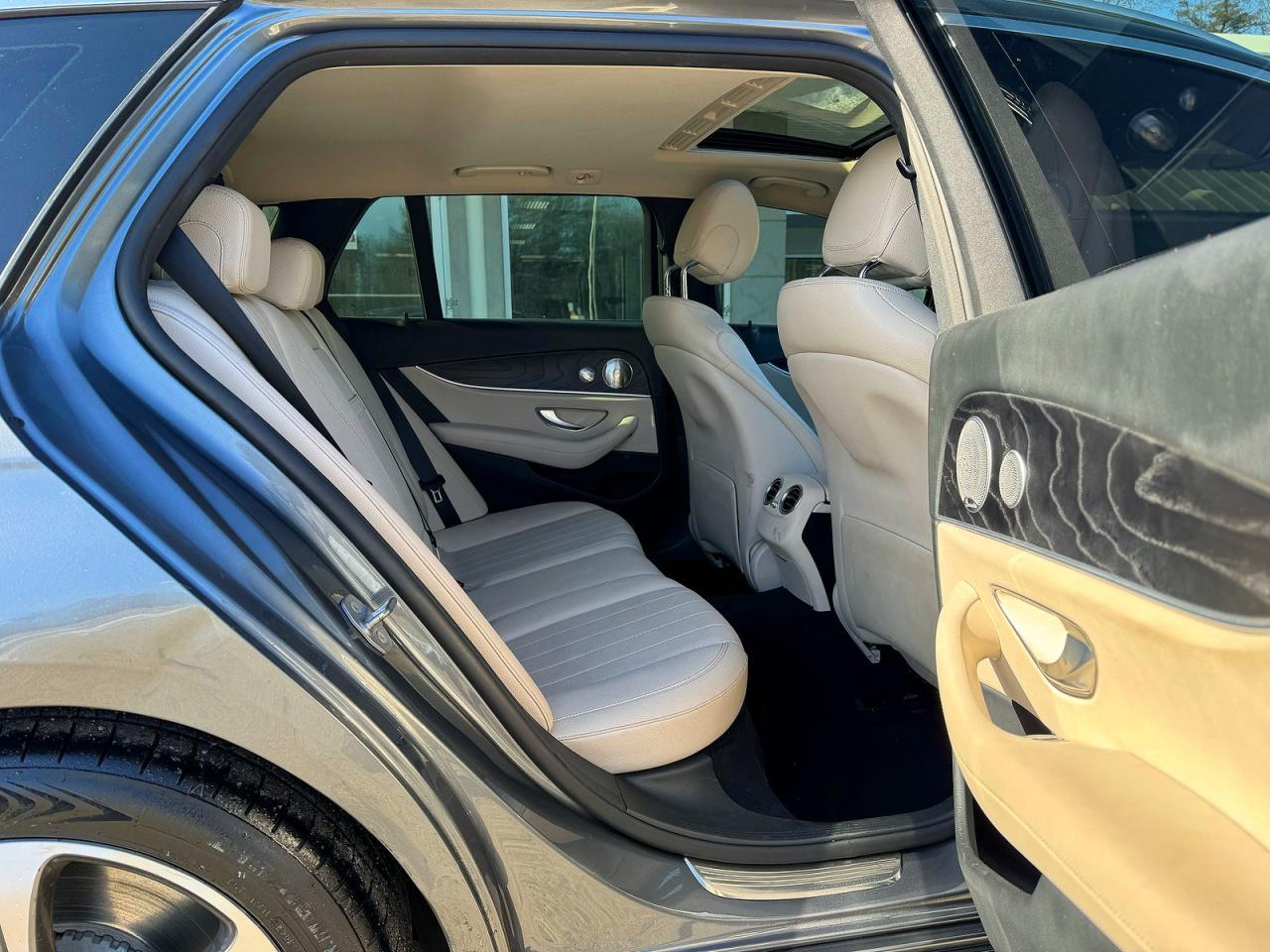 2017 Mercedes-Benz E 400 4Matic - Image 6