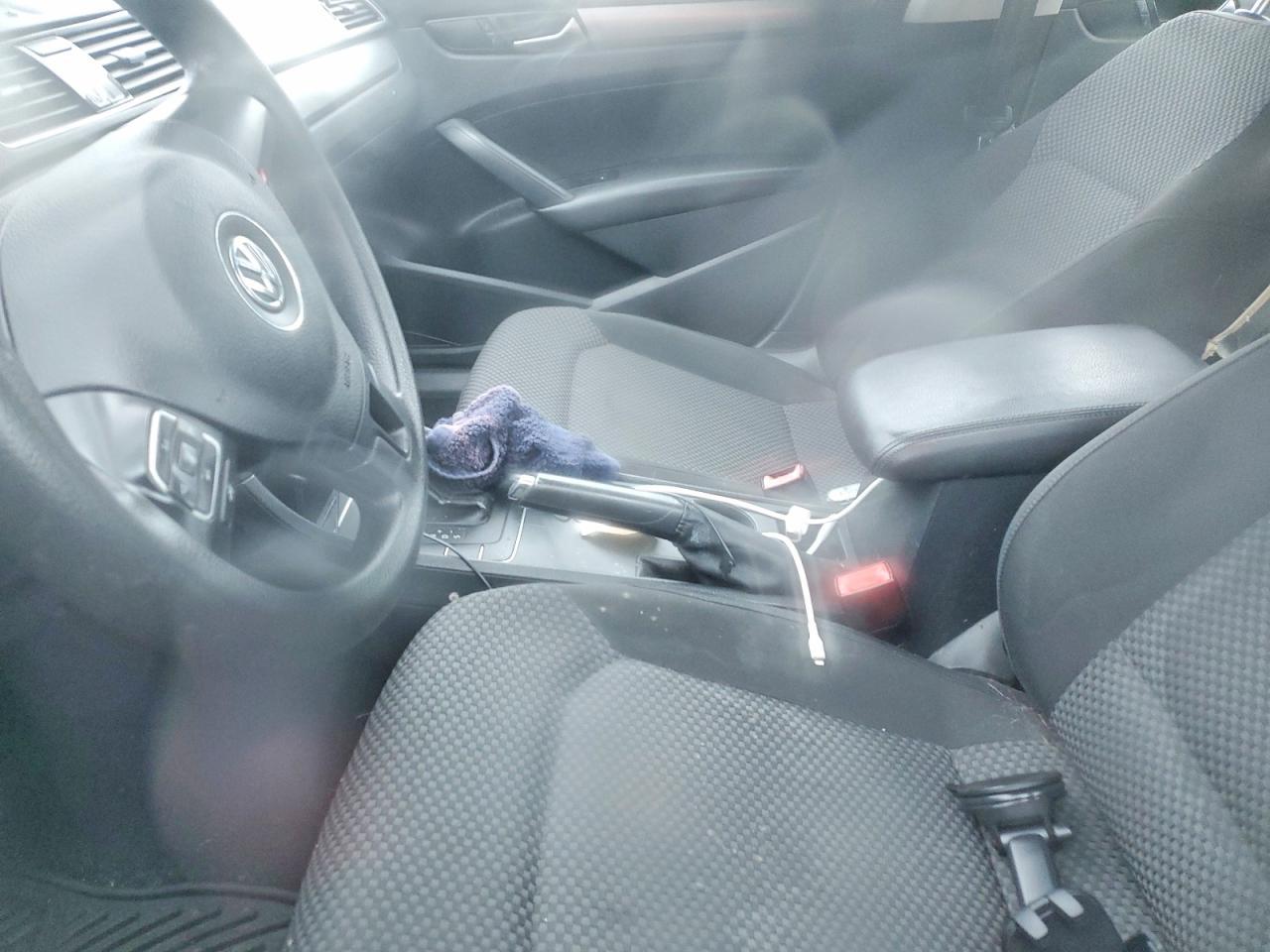 2014 Volkswagen Passat S - Image 7