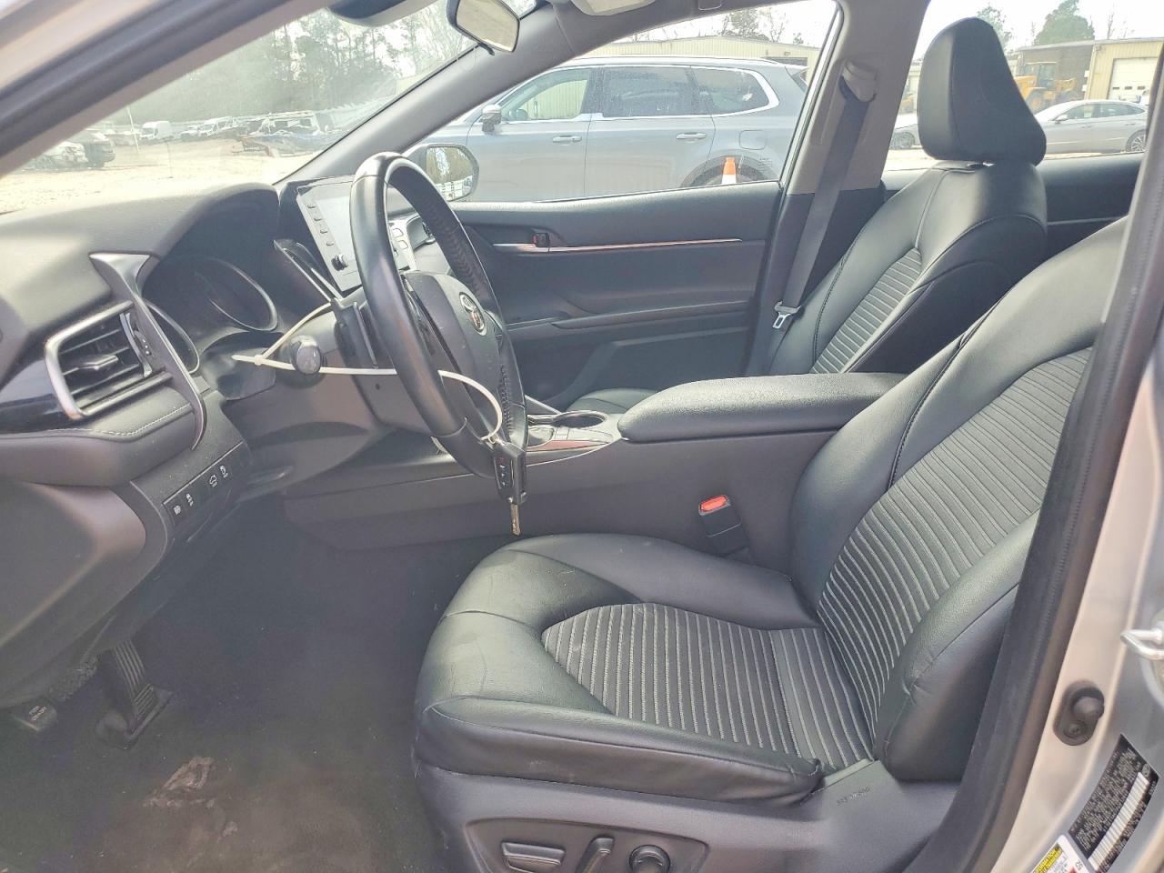 2023 Toyota Camry Se - Image 7