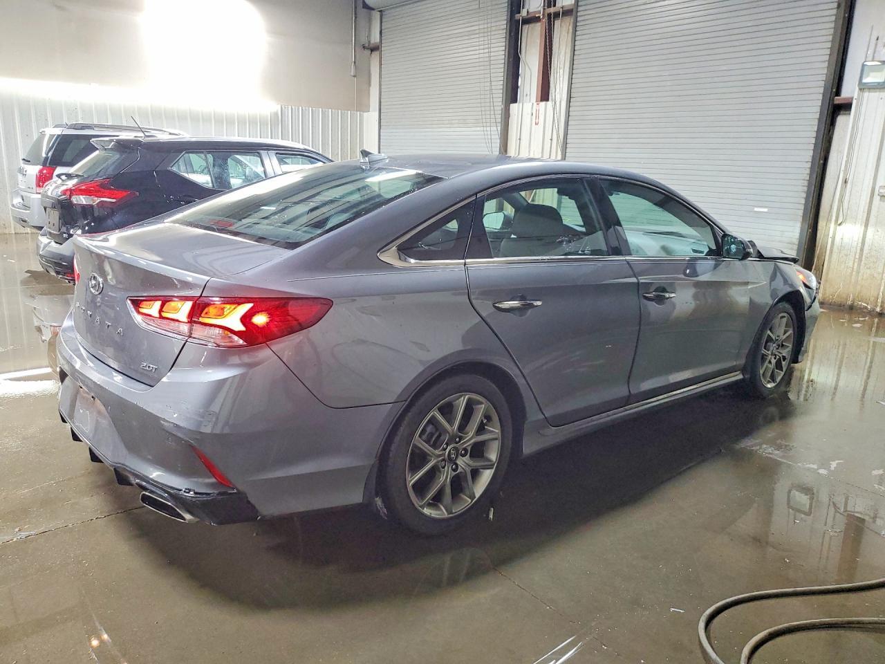 2018 Hyundai Sonata Limited 2.0T - Фото 3