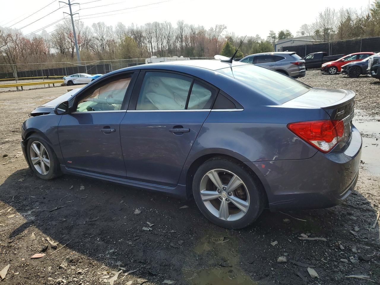 2014 Chevrolet Cruze Lt - Image 2