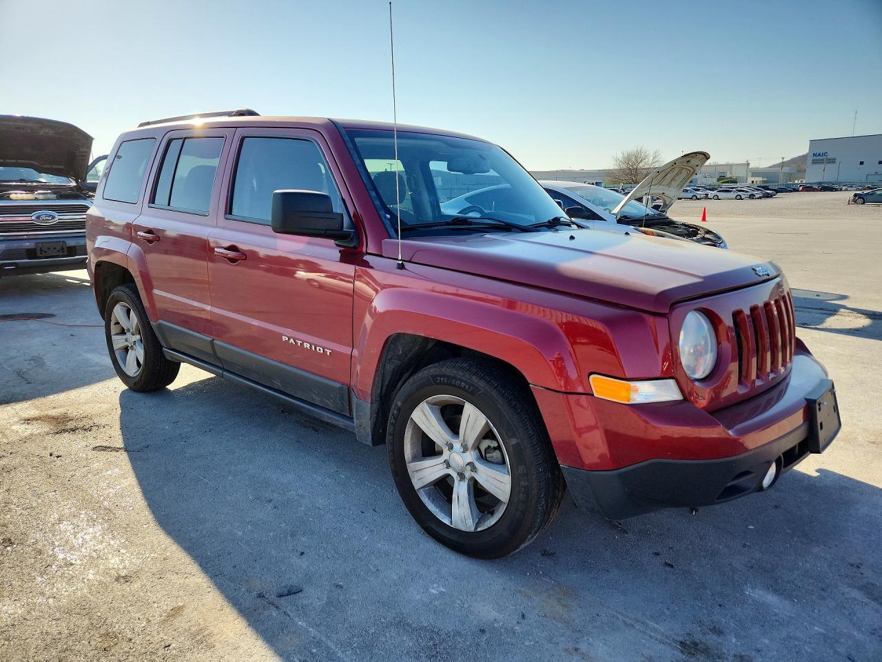 2013 Jeep Patriot Latitude - Фото 4