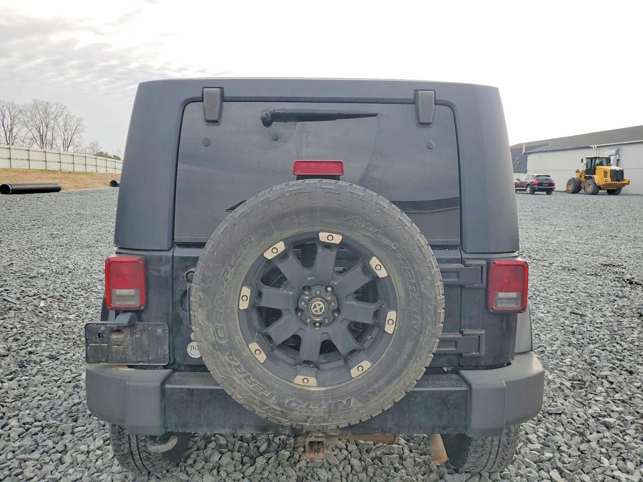 2010 Jeep Wrangler Unlimited Sahara - Фото 6