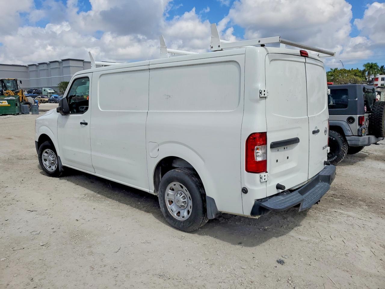 2017 Nissan Nv 1500 S - Фото 2