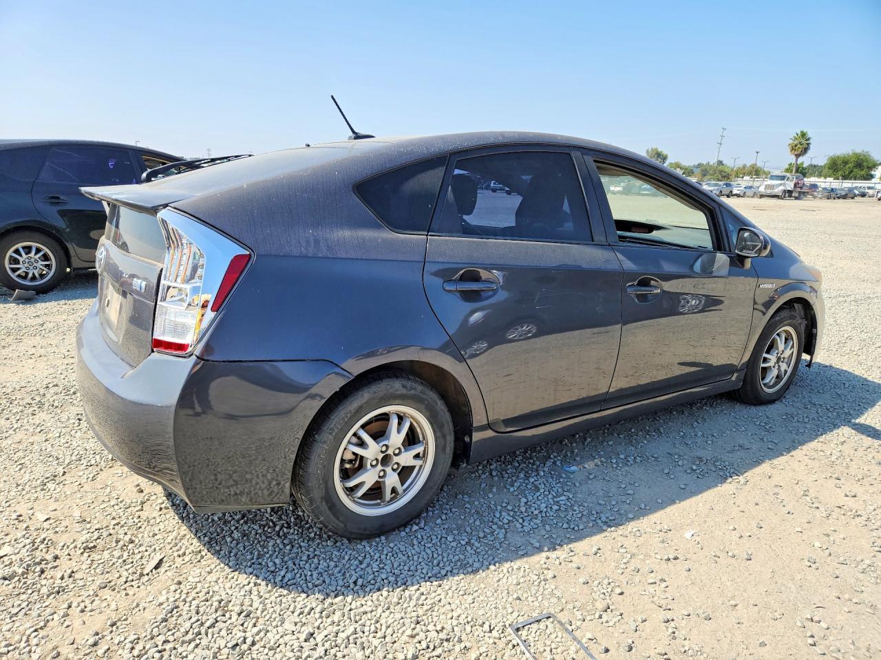 2011 Toyota Prius Three - Image 3