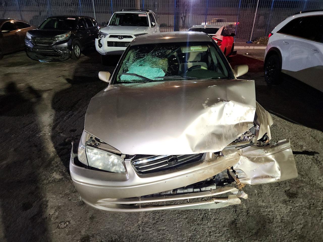 2001 Toyota Camry Le - Фото 5