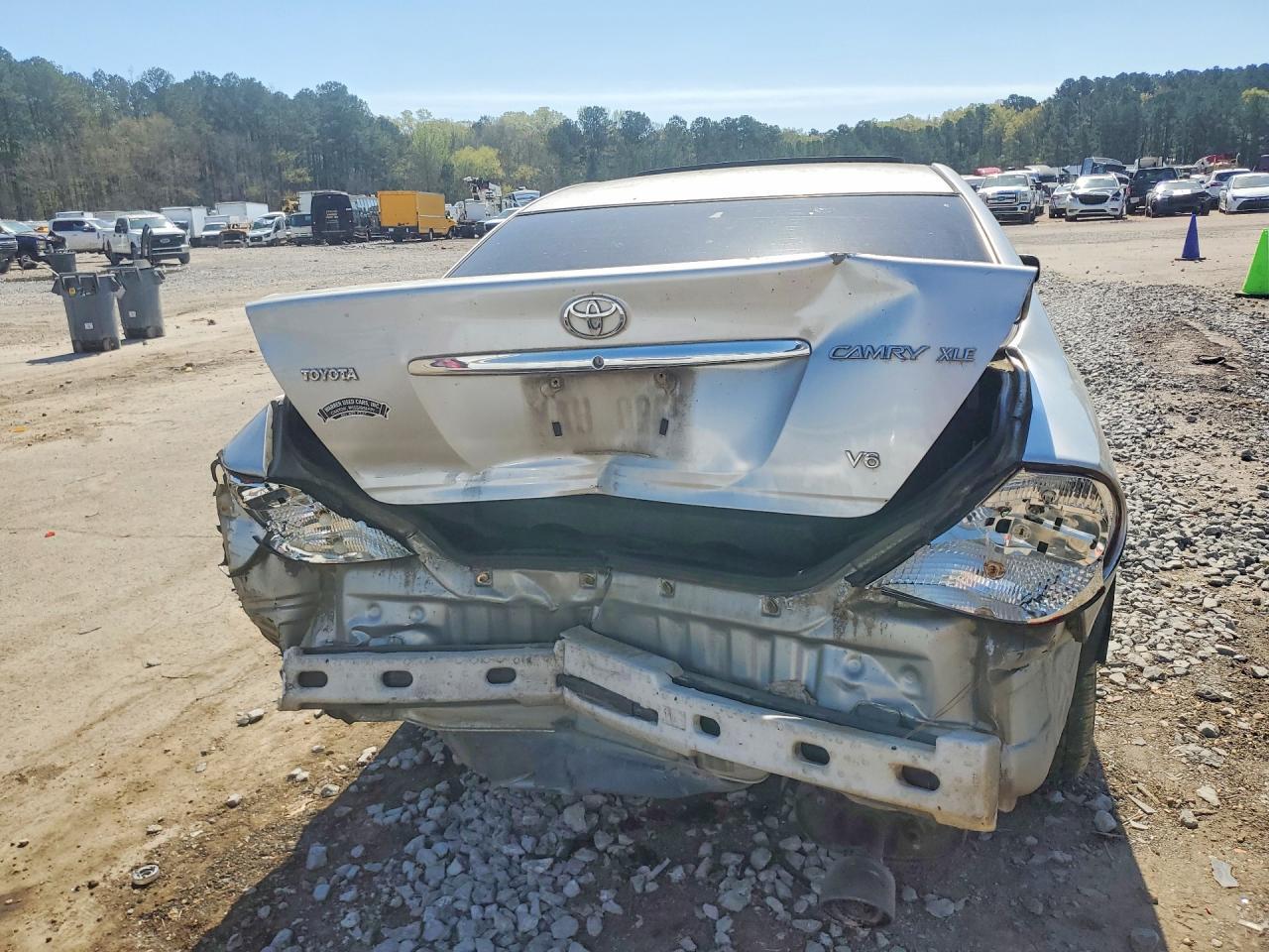 2004 Toyota Camry Xle V6 - Image 6